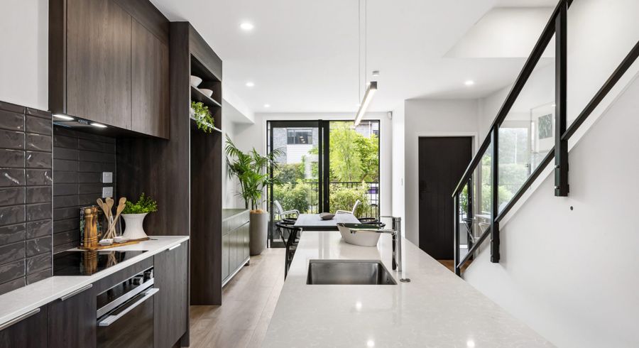  at 4/19 Windlass Street, Long Bay, North Shore City, Auckland