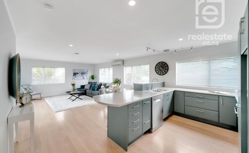  at 60 De Quincey Terrace, Highland Park, Manukau City, Auckland