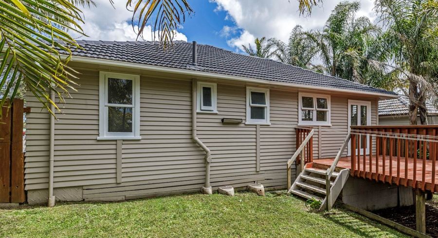  at 9 Merton Ave, Glenfield, North Shore City, Auckland