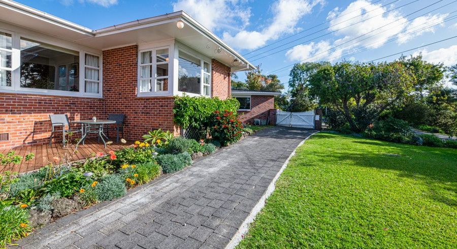 at 8 Ava Avenue, Titirangi, Auckland