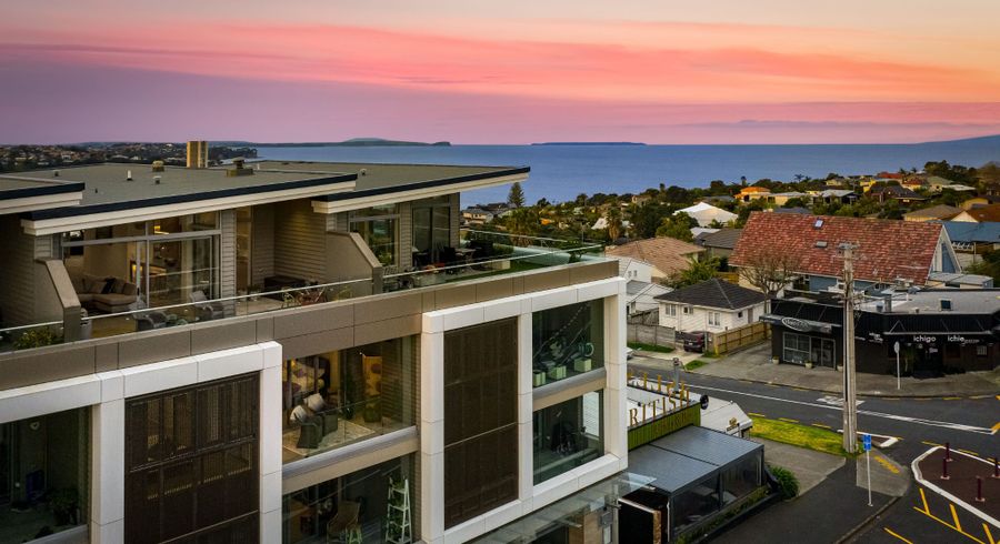  at 204/585 Beach Road, Rothesay Bay, Auckland