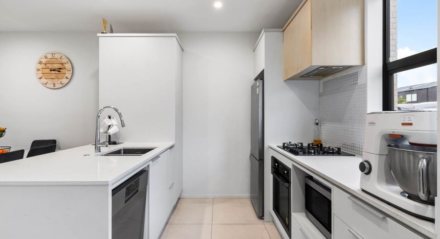  at 16 Rorida Lane, Flat Bush, Manukau City, Auckland