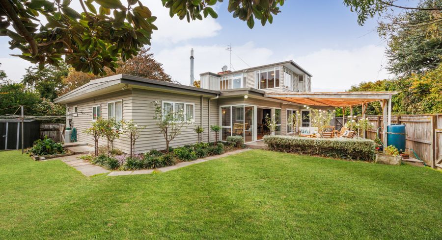  at 221B Victoria Avenue, Hokowhitu, Palmerston North, Manawatu / Whanganui