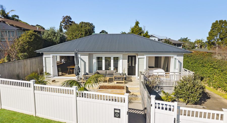  at 1/11 Ridgemount Rise, Mangere Bridge, Manukau City, Auckland