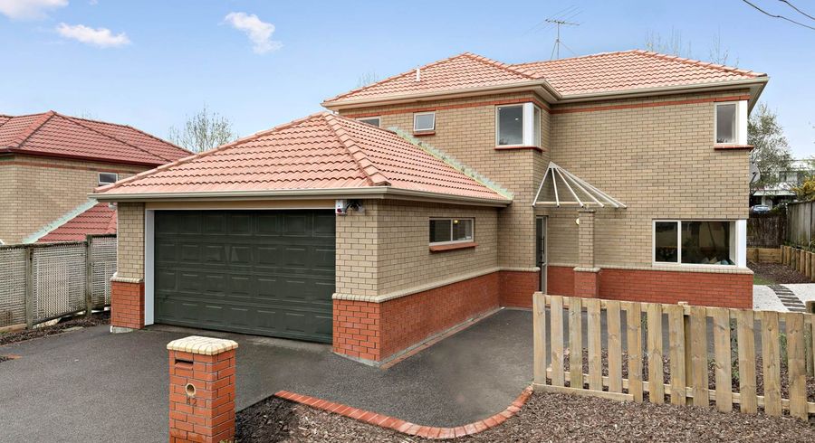  at 42 Amherst Place, Albany, Auckland