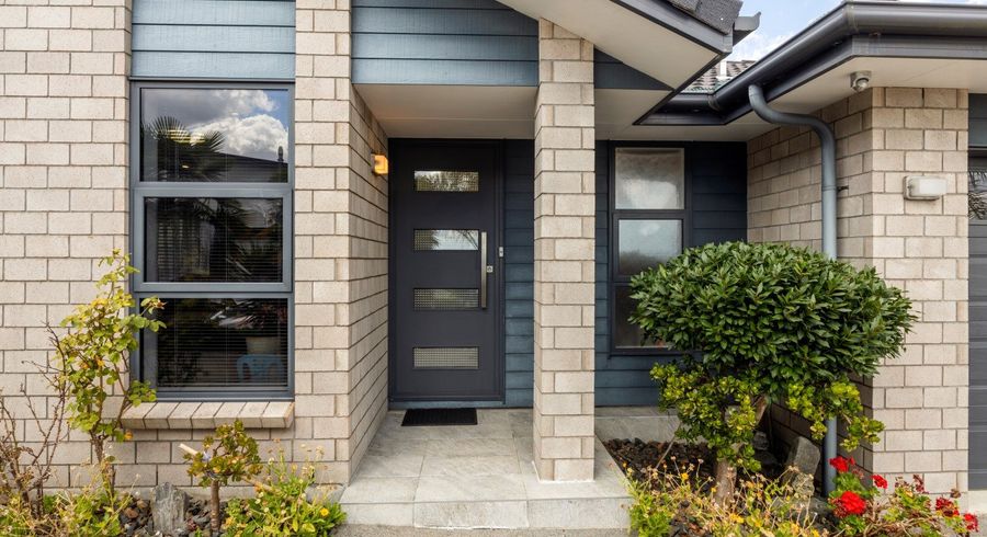  at 16 Alford Place, Huntington, Hamilton