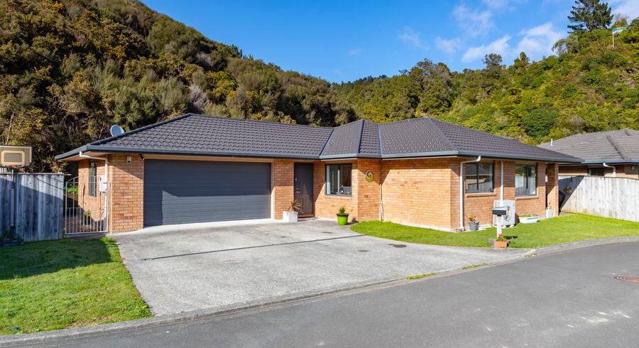  at 25 Aragon Grove, Kingsley Heights, Upper Hutt