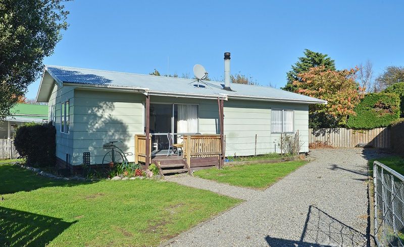  at 72 Woodward Street East, Featherston