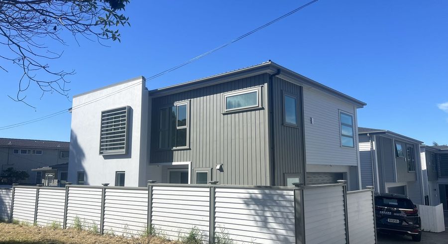  at 333A East Coast Road, Mairangi Bay, North Shore City, Auckland