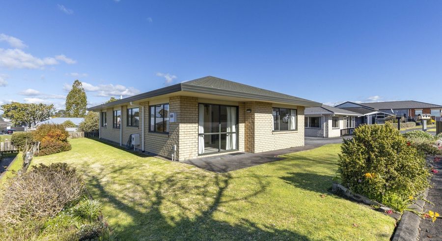  at 2/16 Sandel Rise, Merrilands, New Plymouth, Taranaki