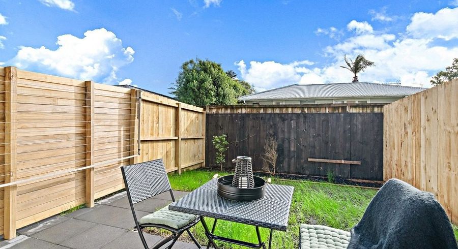  at 31 Red Arches Road, Henderson, Waitakere City, Auckland