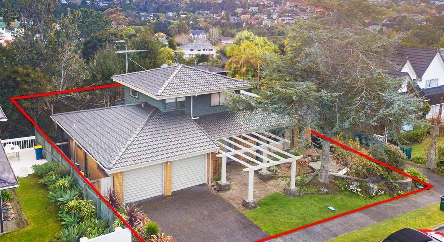  at 6 Ravenstone Place, Chatswood, Auckland