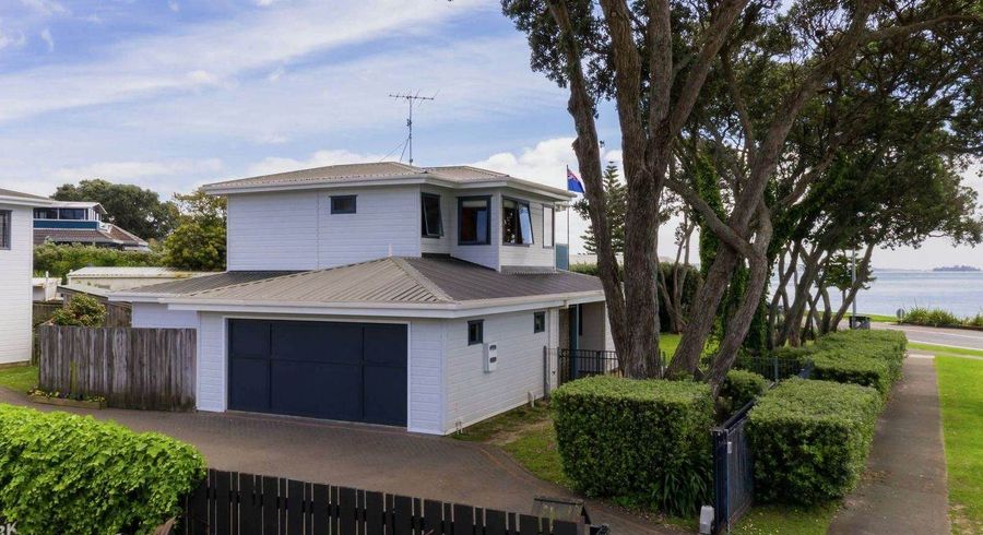  at 33 The Esplanade, Eastern Beach, Manukau City, Auckland