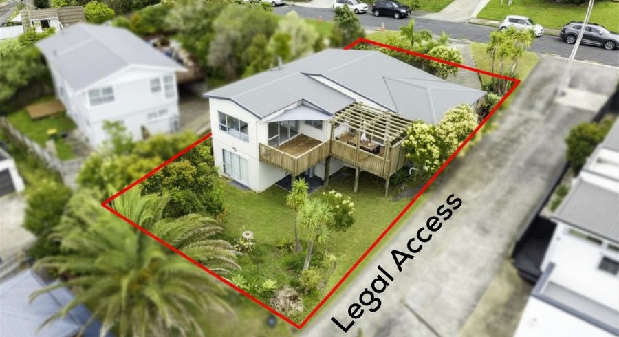  at 24 Kiteroa Terrace, Rothesay Bay, North Shore City, Auckland