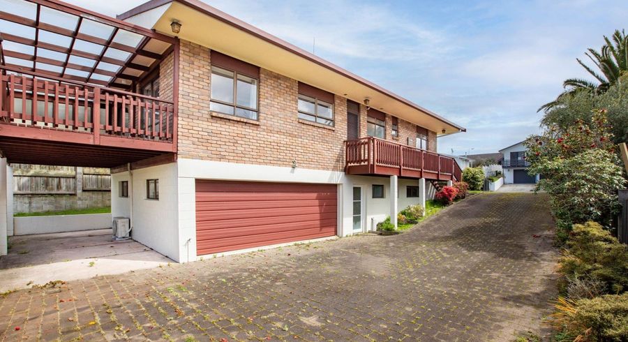  at 29 Lachlan Drive, Dinsdale, Hamilton