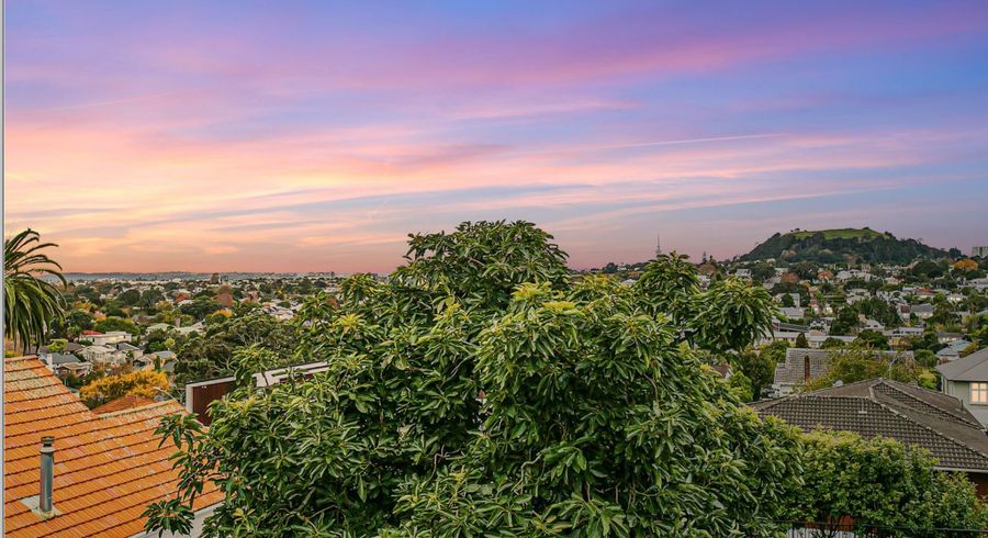  at 1/51 Landscape Road, Mount Eden, Auckland City, Auckland