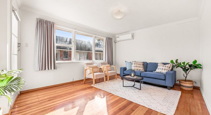  at 2/25 Nile Street, Waterloo, Lower Hutt