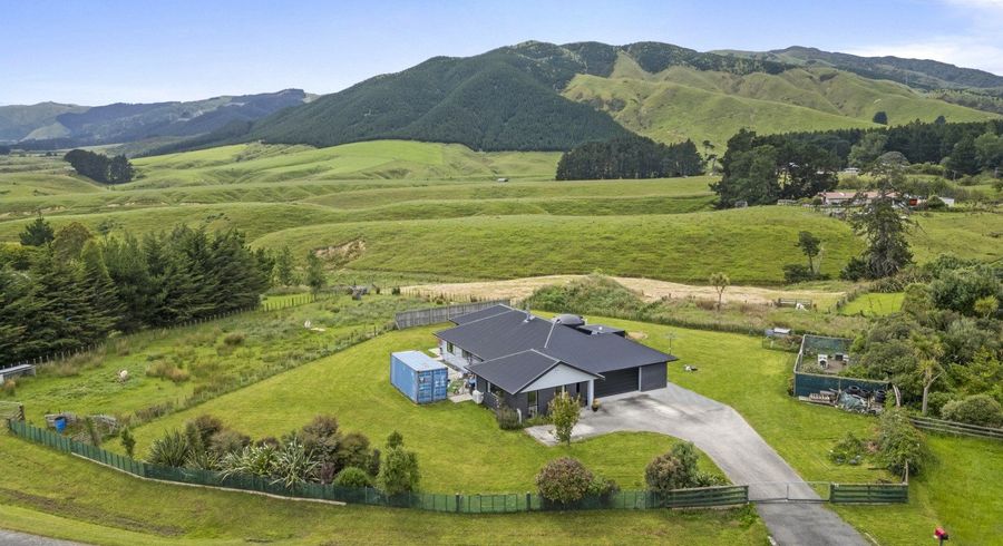  at 12 Highland View Drive, Tokomaru, Horowhenua, Manawatu / Whanganui