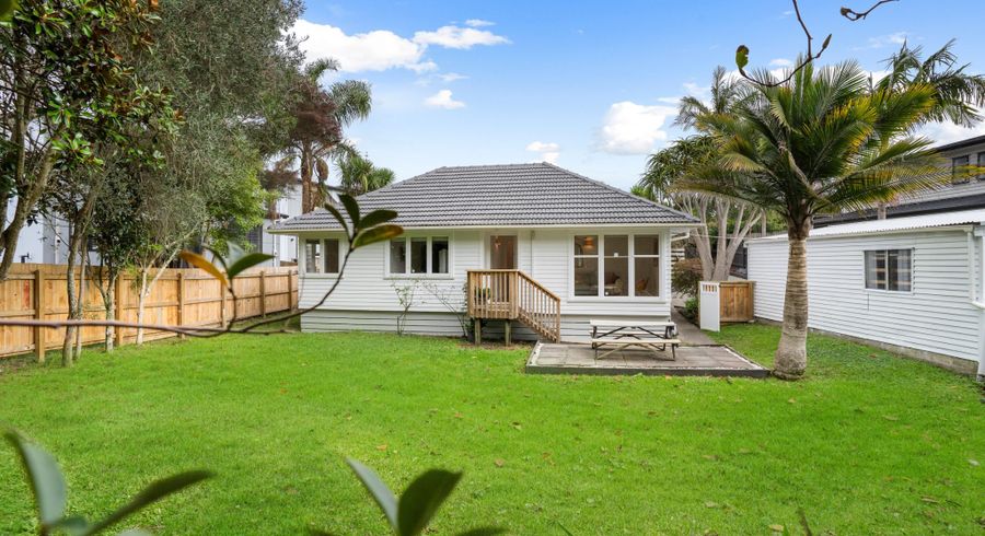  at 1 Glenford Lane, Te Atatu Peninsula, Waitakere City, Auckland