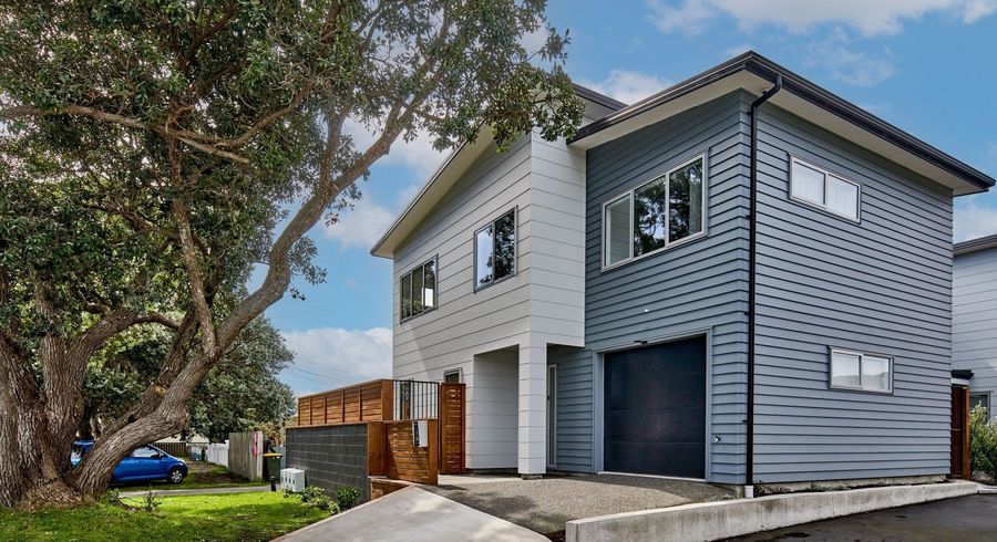  at 4 Pitt Street, Moera, Lower Hutt