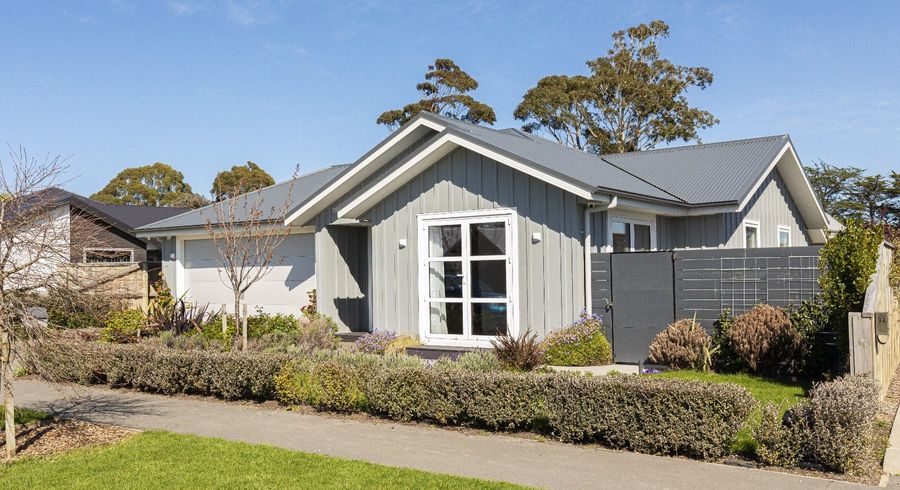  at 96 Leistrella Road, Cashmere, Christchurch City, Canterbury