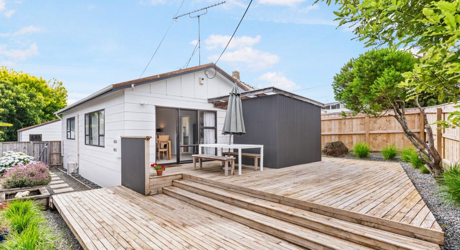  at 2/141 Verbena Road, Birkdale, Auckland
