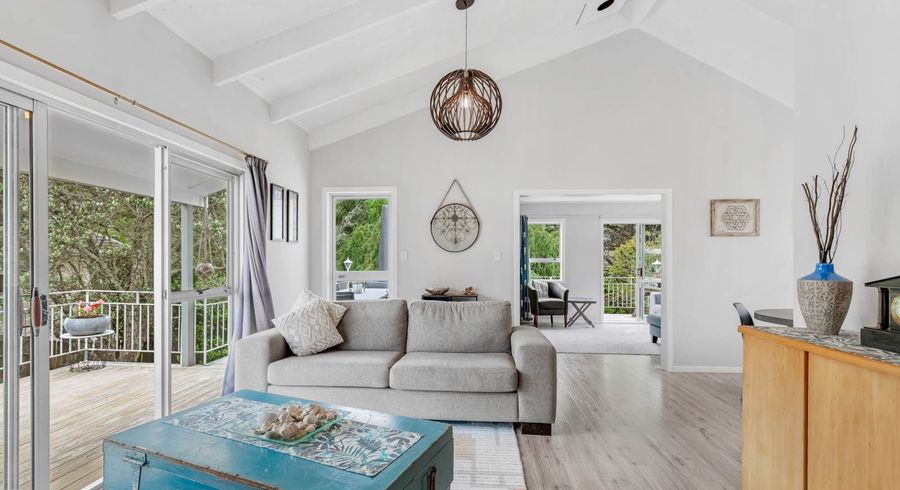  at 2/16 Scarlock Avenue, Browns Bay, North Shore City, Auckland