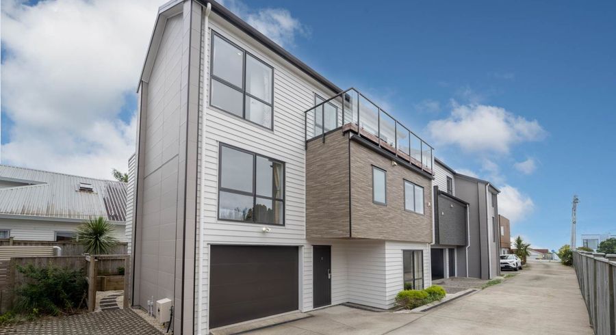  at 844C East Coast Road, Oteha, North Shore City, Auckland