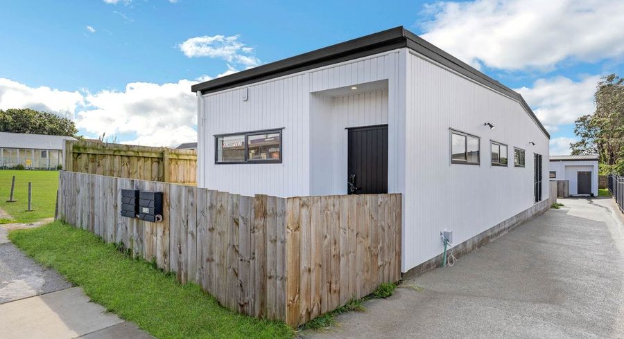  at 63  Flanshaw Road, Te Atatu South, Waitakere City, Auckland