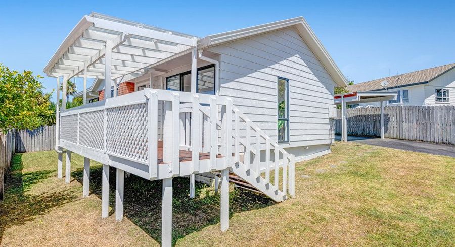  at 1/12 Jumento Place, Unsworth Heights, Auckland