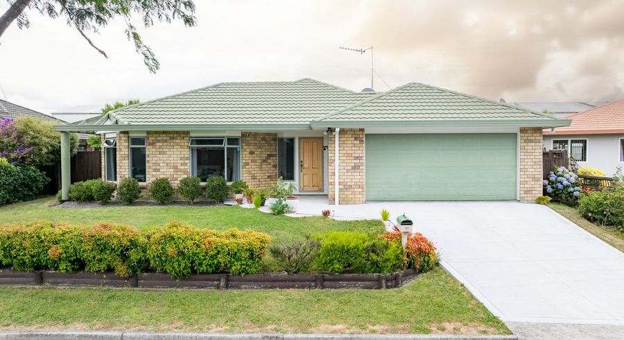  at 37 Hastings Place, Hamilton Lake, Hamilton