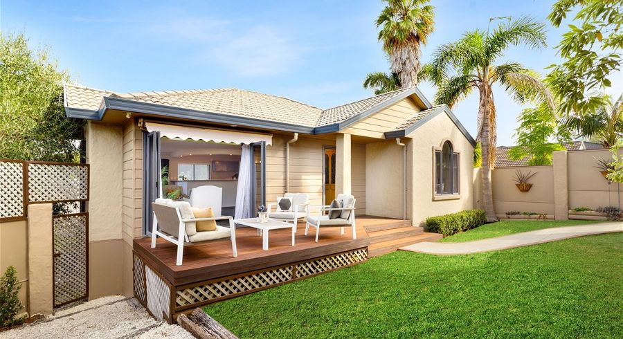  at 1/22 Lagoon Way, West Harbour, Auckland