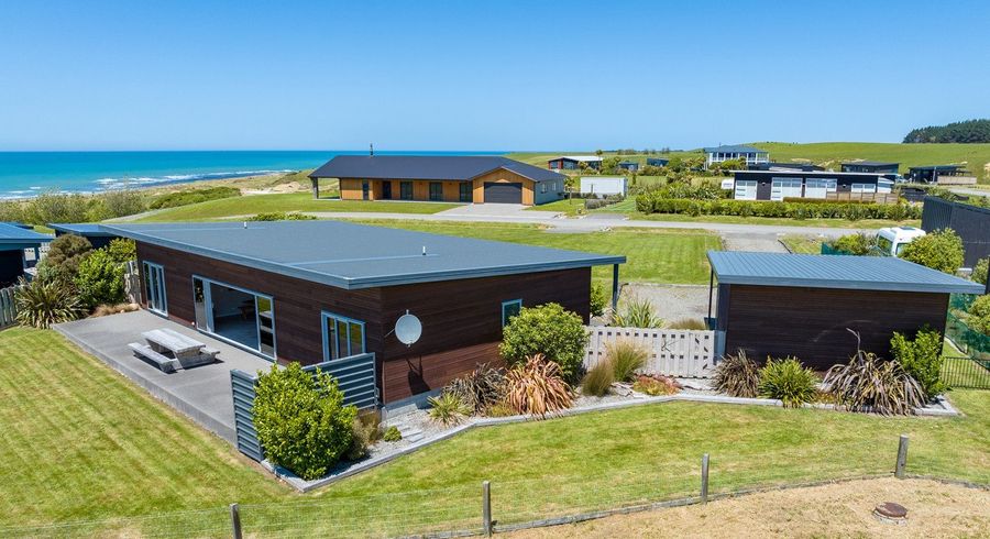 at 18 Rochdale Road, Riversdale Beach, Masterton