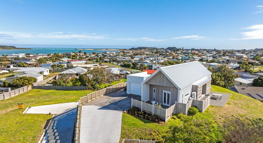 at 2 Rangeview Rise, FOXTON BEACH, FOXTON