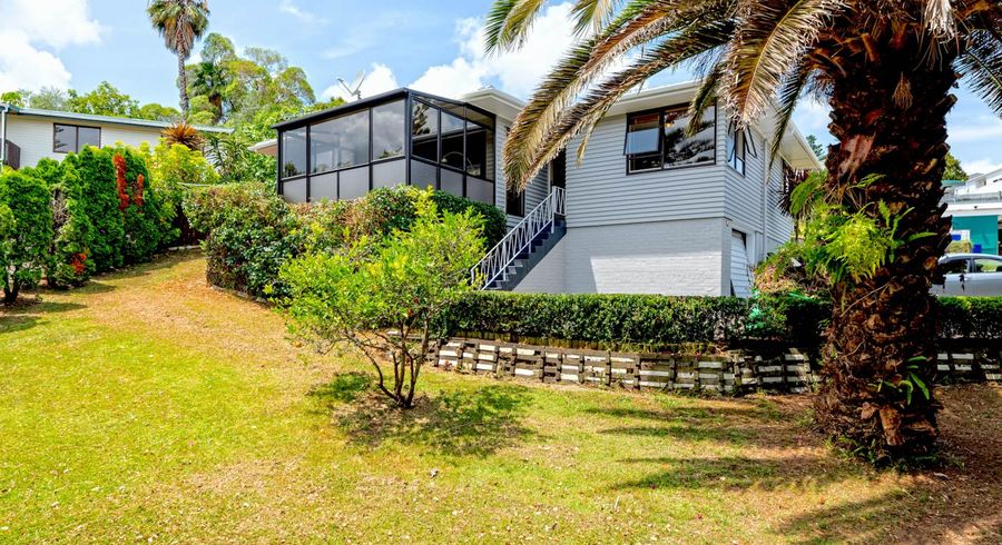  at 1/80 Bond Crescent, Forrest Hill, Auckland