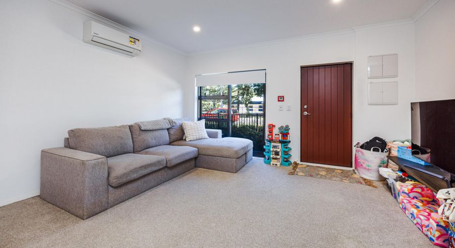  at 4/20 Bader Drive, Mangere, Manukau City, Auckland