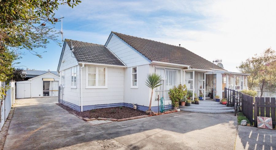  at 6 Thames Street, Roslyn, Palmerston North, Manawatu / Whanganui