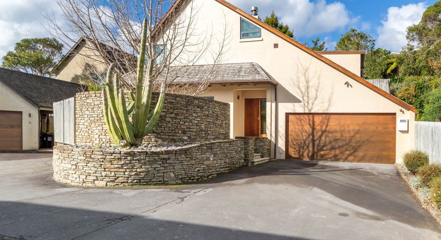  at 2/3 Gard Street, Silverstream, Upper Hutt, Wellington