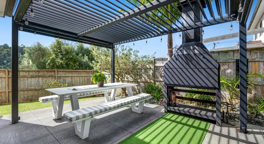  at 2/18 The Avenue, Albany, North Shore City, Auckland