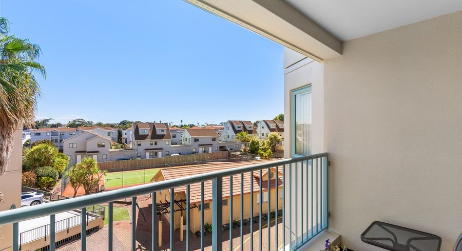  at 15/3b Harrison Road, Mount Wellington, Auckland City, Auckland