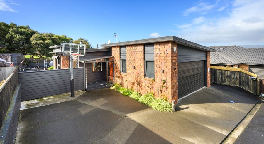  at 18 Galea Grove, Kelvin Grove, Palmerston North, Manawatu / Whanganui