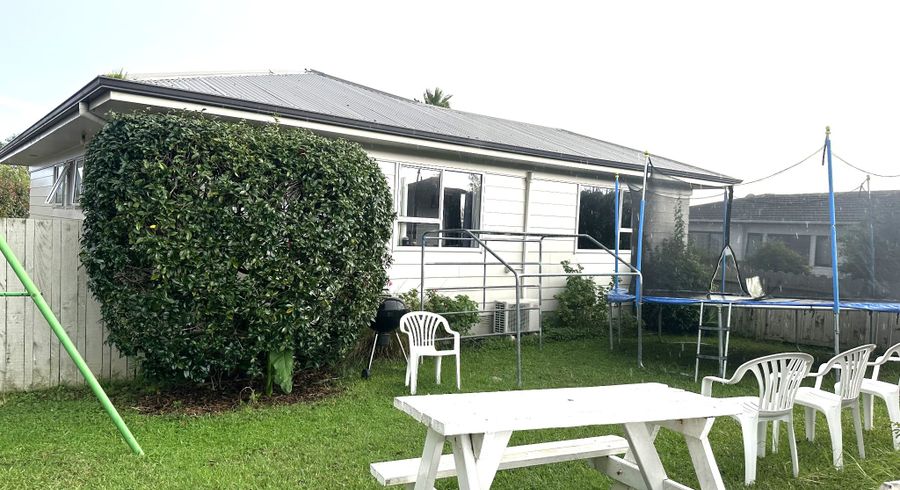  at 35 Marendalla Drive, Bucklands Beach, Manukau City, Auckland