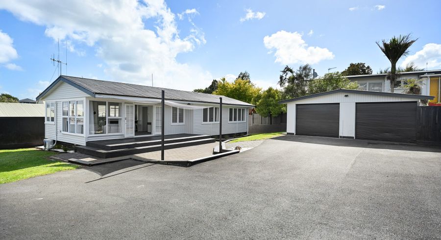  at 142 Tuhikaramea Road, Dinsdale, Hamilton