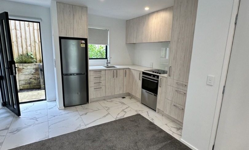  at 3/80 Awaroa Road, Sunnyvale, Auckland