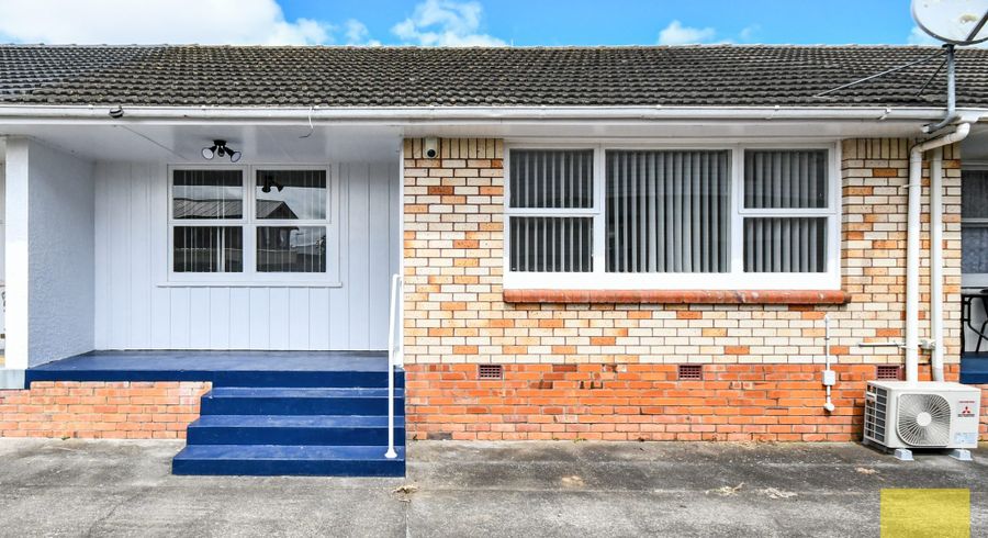  at 2/8 Grantham Road, Papatoetoe, Auckland