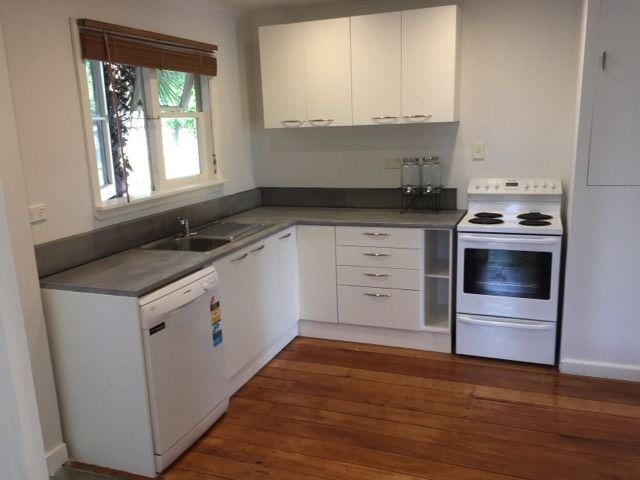  at 4 Seymour Road, Sunnyvale, Waitakere City, Auckland