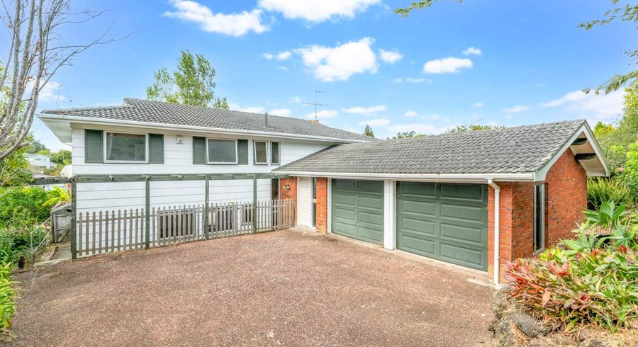  at 33  Meadowvale Avenue, Forrest Hill, North Shore City, Auckland