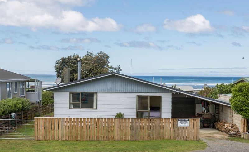  at 67 Akitio Esplanade, Akitio