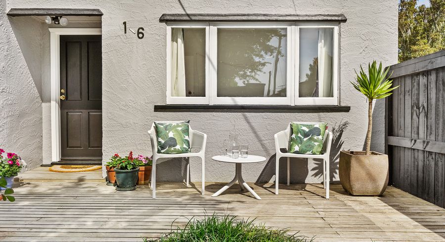  at 1/6 Cresta Avenue, Beach Haven, Auckland
