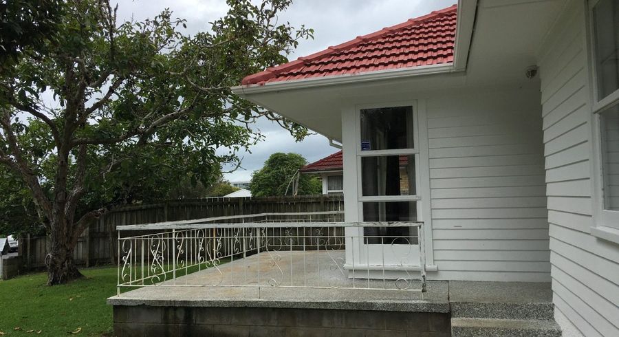  at 5 Te Kanawa Crescent, Henderson, Auckland